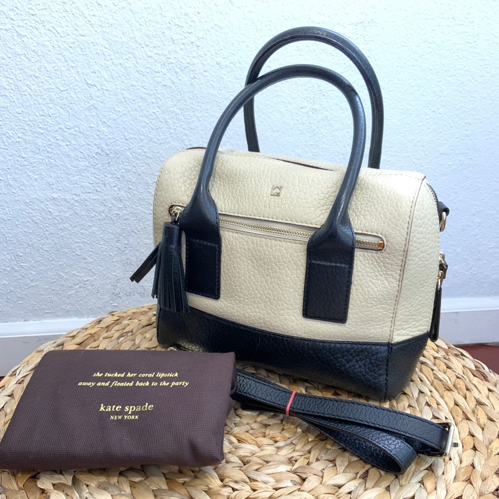 KATE SPADE beige x black trim handle bag